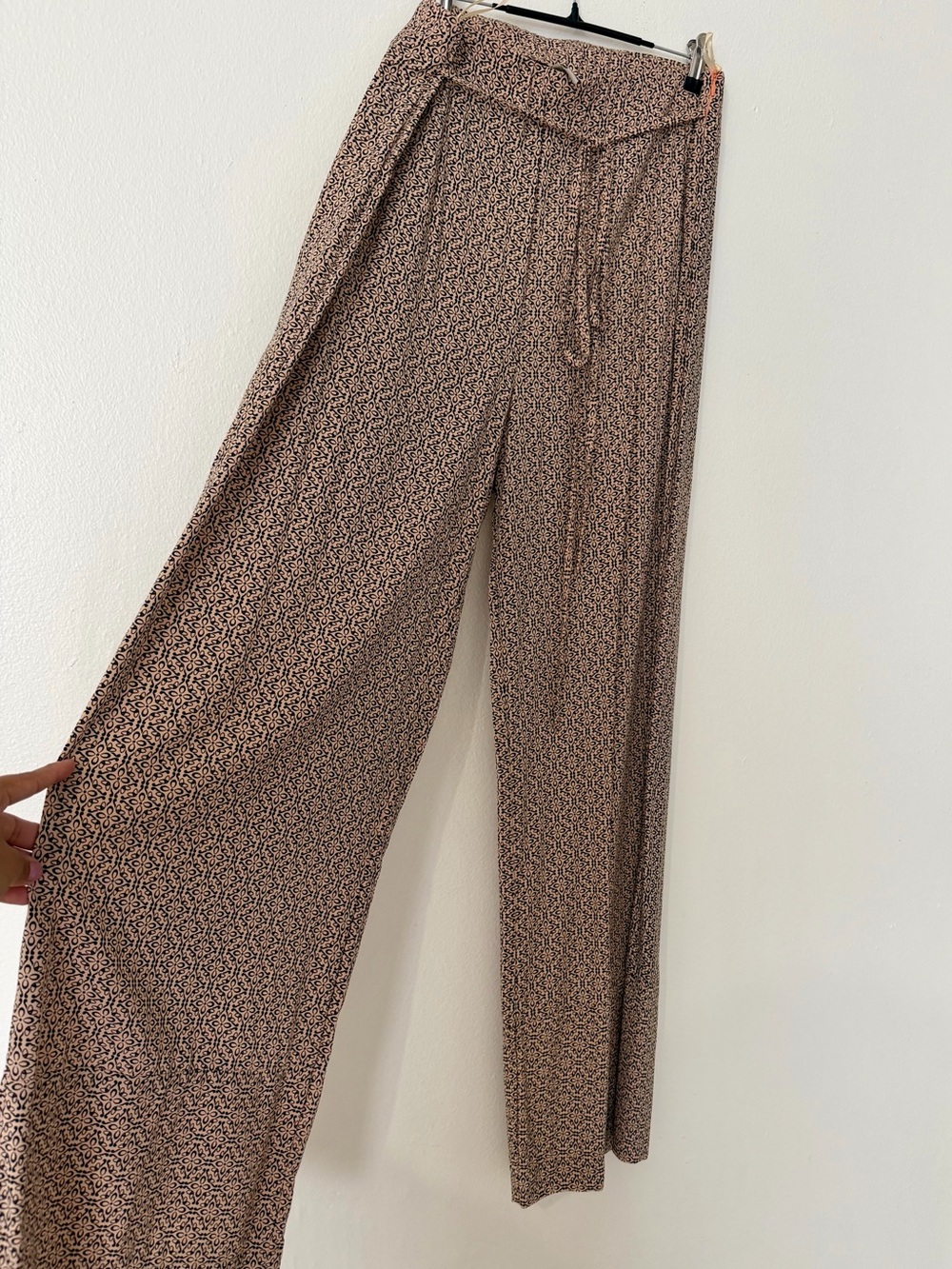 Valija Palazzo Wide Leg Printed Pants Size 8 NWOT